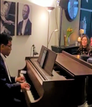 Eeco Rijken Rapp playing piano
